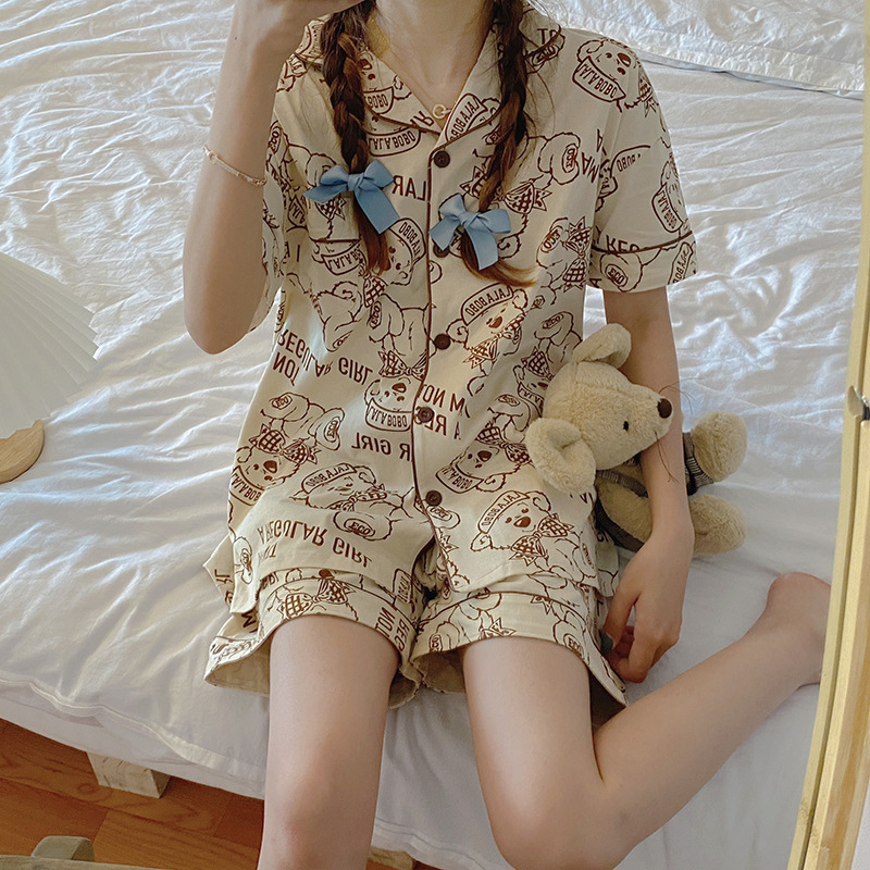女性の夏の半袖クマのパジャマ