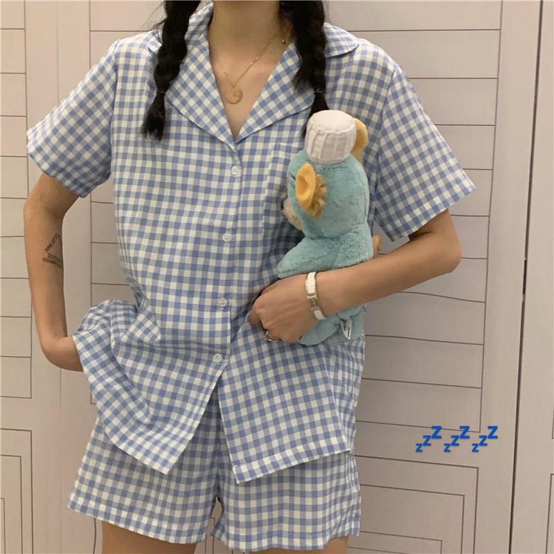 かわいい格子縞の家庭服