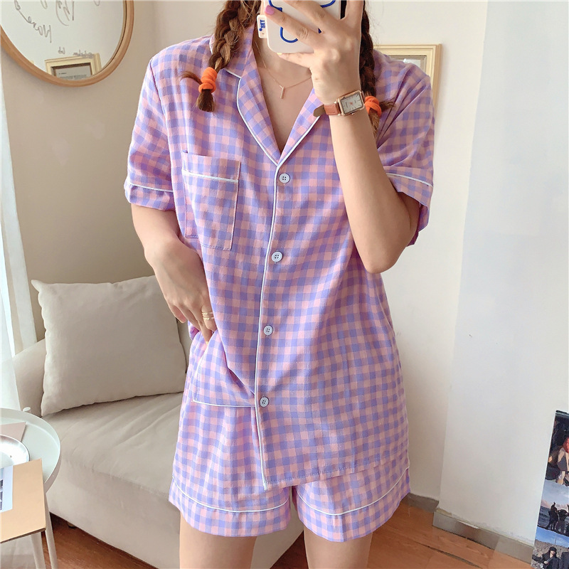 かわいい格子縞の家庭服