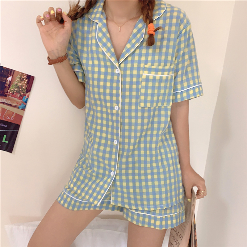 かわいい格子縞の家庭服