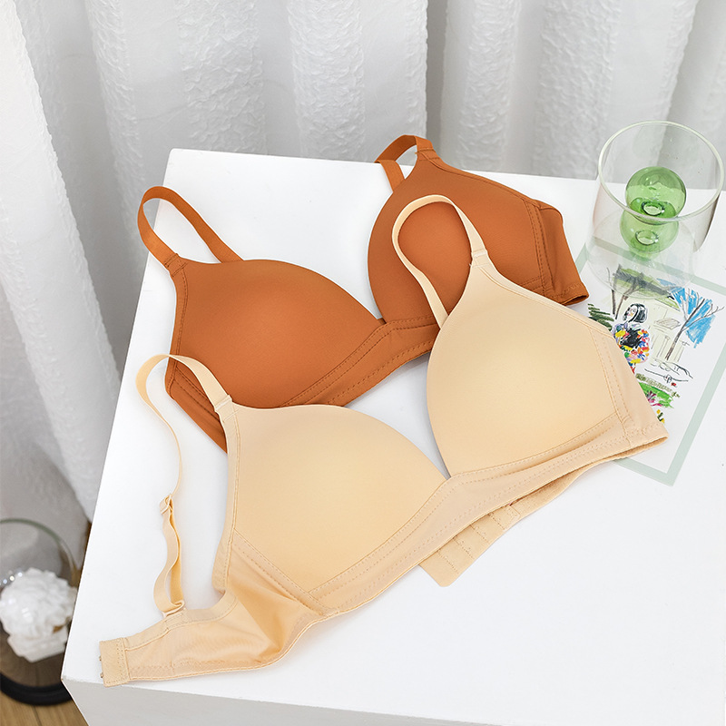 艶やかなシームレス下着