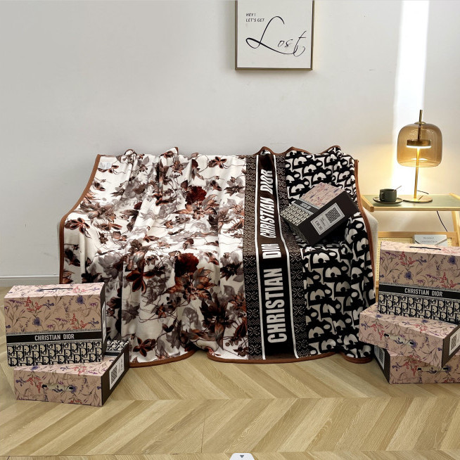 【公式指定特約店】*HOT*「2点目半額SALE」フランネルブランケット / 150 X 200cm / 付属品:収納バッグ/専用箱