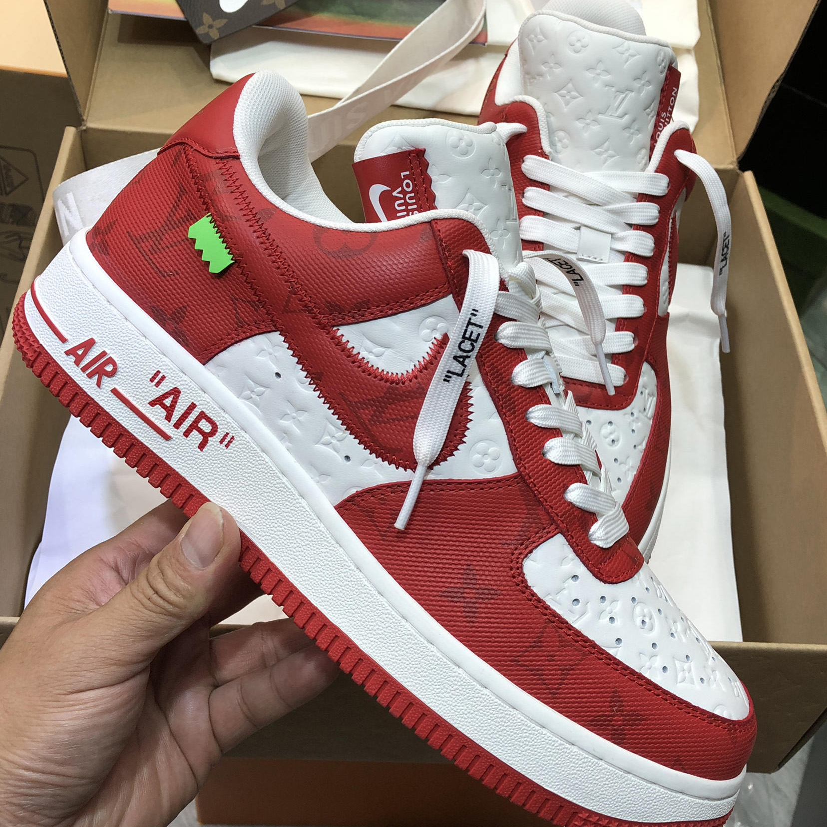 NiKe&Louis Vuitton【正規取扱店】、直営店 極めて希少な商品が含まれる【8500円プラスして２足を購入】