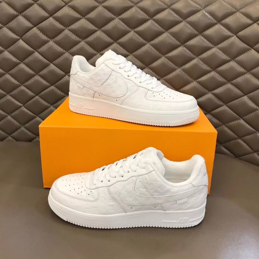 NiKe&Louis Vuitton【正規取扱店】、直営店 極めて希少な商品が含まれる【8500円プラスして２足を購入】