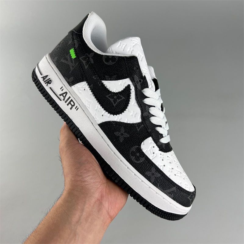 NiKe&Louis Vuitton【正規取扱店】、直営店 極めて希少な商品が含まれる【8500円プラスして２足を購入】