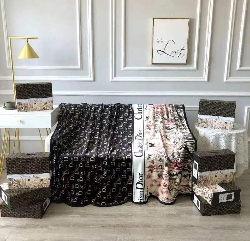 【公式指定特約店】*HOT*「2点目半額SALE」フランネルブランケット / 150 X 200cm / 付属品:収納バッグ/専用箱