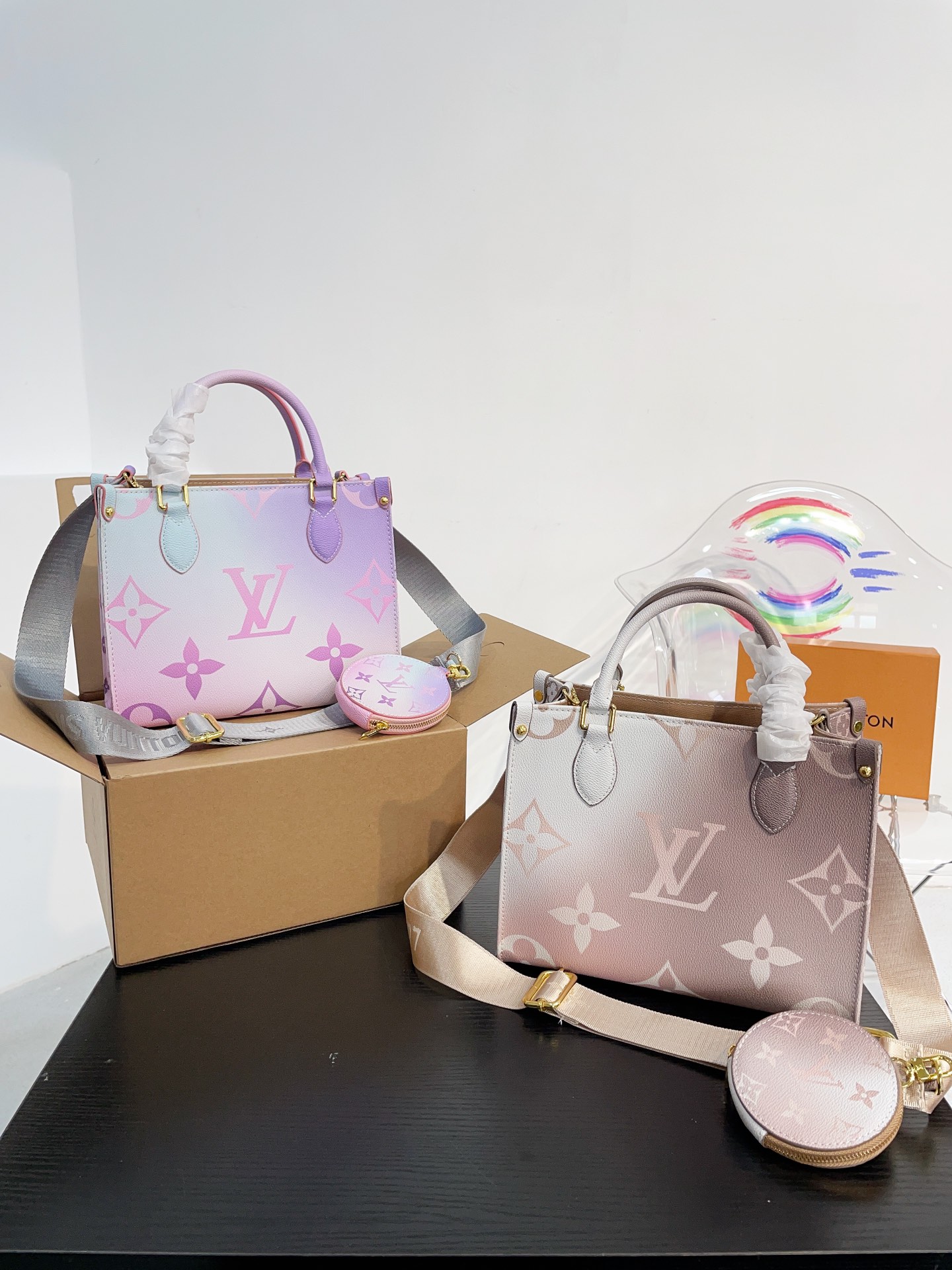 LV元のパッケージ「LV正規品保証、公式と同じデザイン」【洗練されたデザインと高品質の素材で作られた手提げバッグ。】グラデーションハンドバッグ