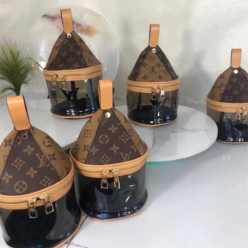 【正規取扱店】【品質の高い商品】大容量化粧品バッグ/ イタリアの手作り【二つ目は6000】
