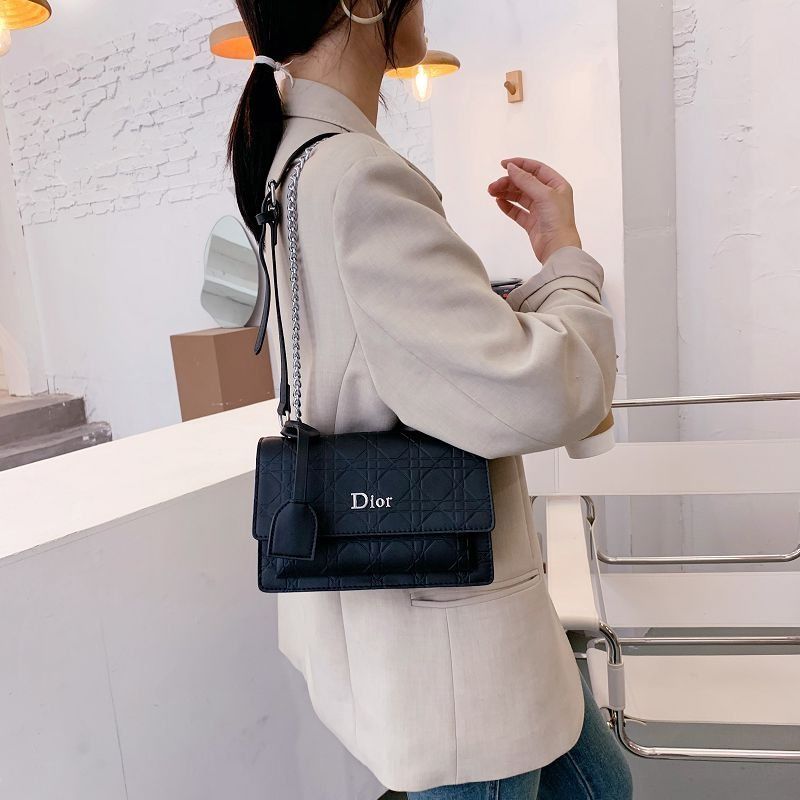 【正規取扱店】【品質の高い商品】素敵なバッグ/ パリで手作り【二つ目は4900】