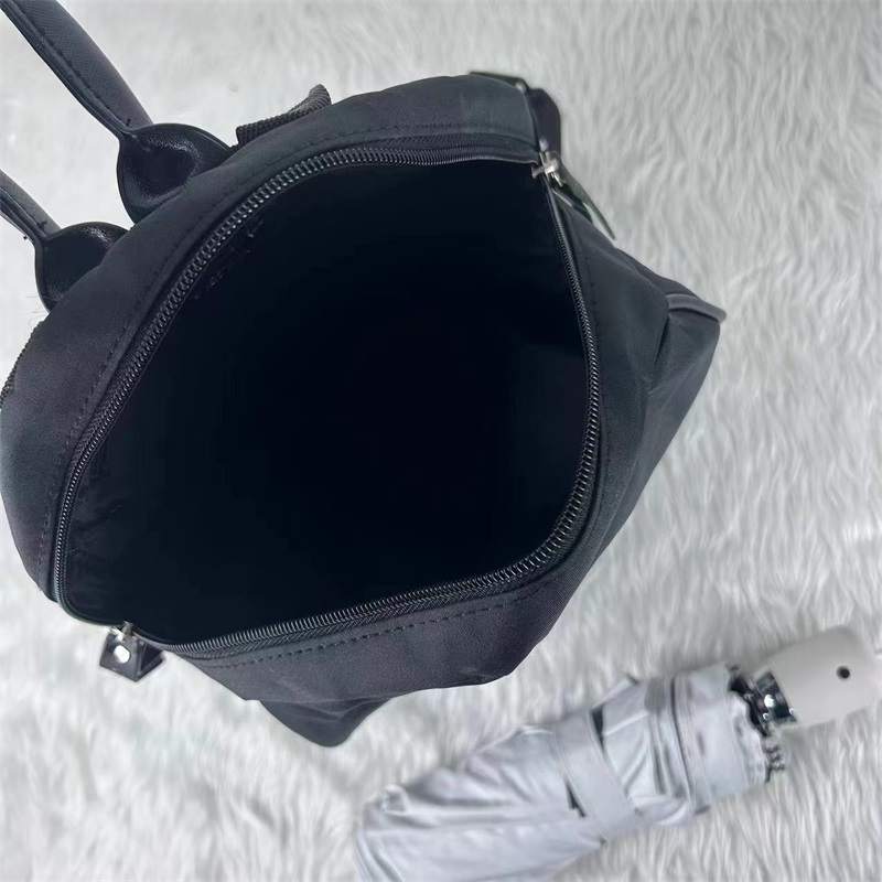 【正規取扱店】【品質の高い商品】バックパック/ イタリアの手作り【二つ目は4900】