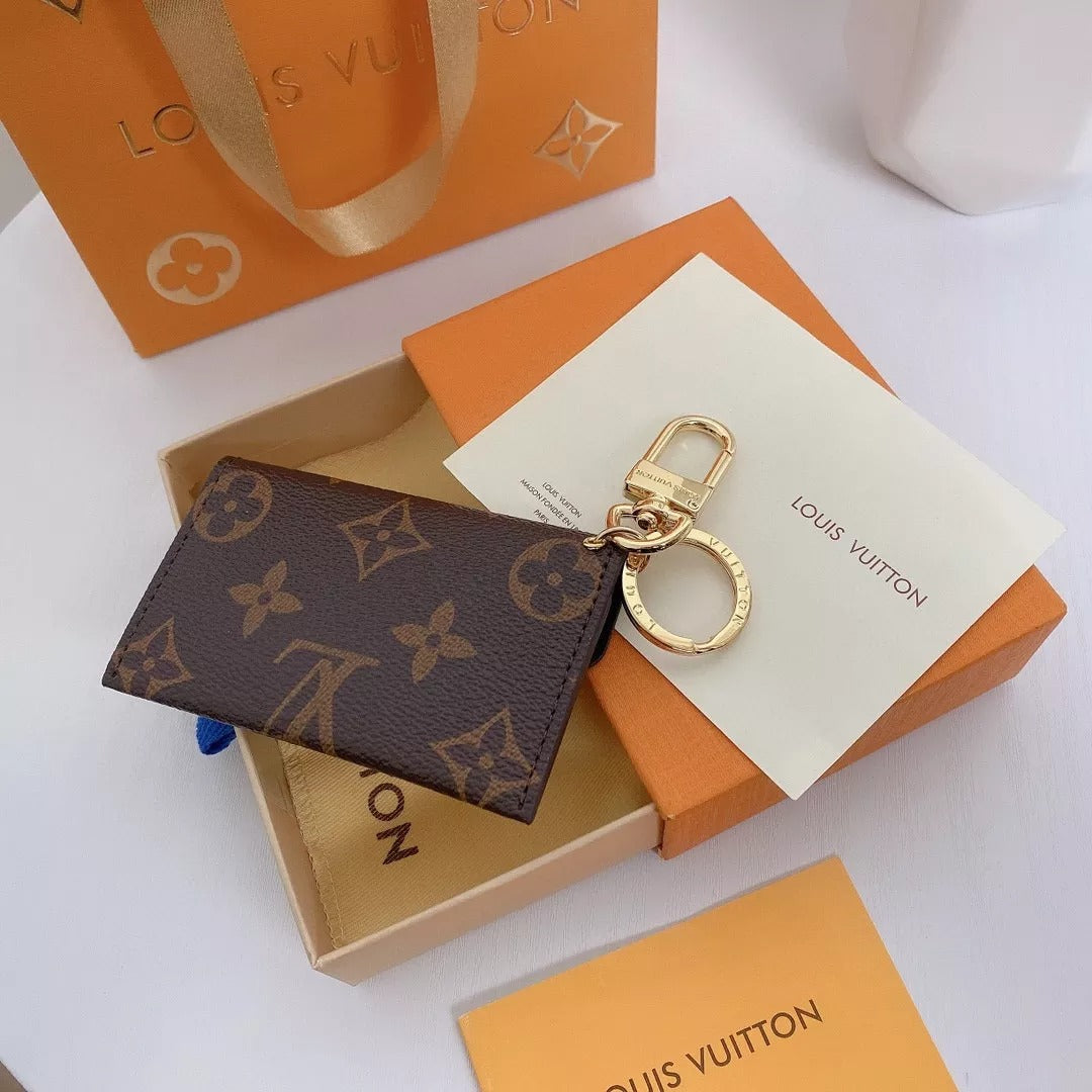 LOUIS VUITTON（ルイヴィトン）キーポーチ【二点目4000】