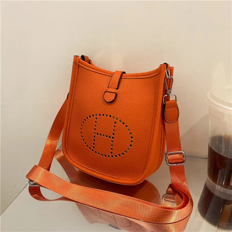 限定30個！売り切れ次第終わり！【Hermes|公式サイトは正規品】「STORY」雑誌掲載高垣麗子さんの愛用しているエルメスの大人気新作“velyne”バッグを入手