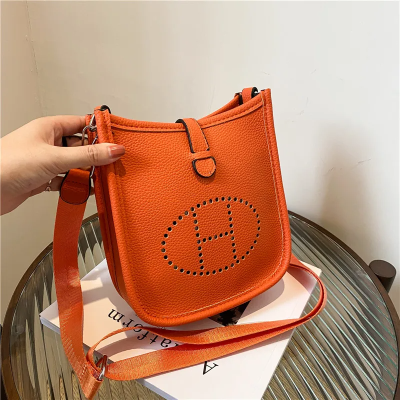 限定30個！売り切れ次第終わり！【Hermes|公式サイトは正規品】「STORY」雑誌掲載高垣麗子さんの愛用しているエルメスの大人気新作“velyne”バッグを入手