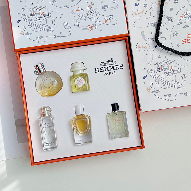 【Hermes|公式サイトは正規品】エルメス クラシックシリーズ ワンデイ ライト 香水サンプル 5本セット ボックス ラブ Mashi Perfume ギフトボックス グローバル購入 偽造防止 スキャン可能 ギフトバッグ