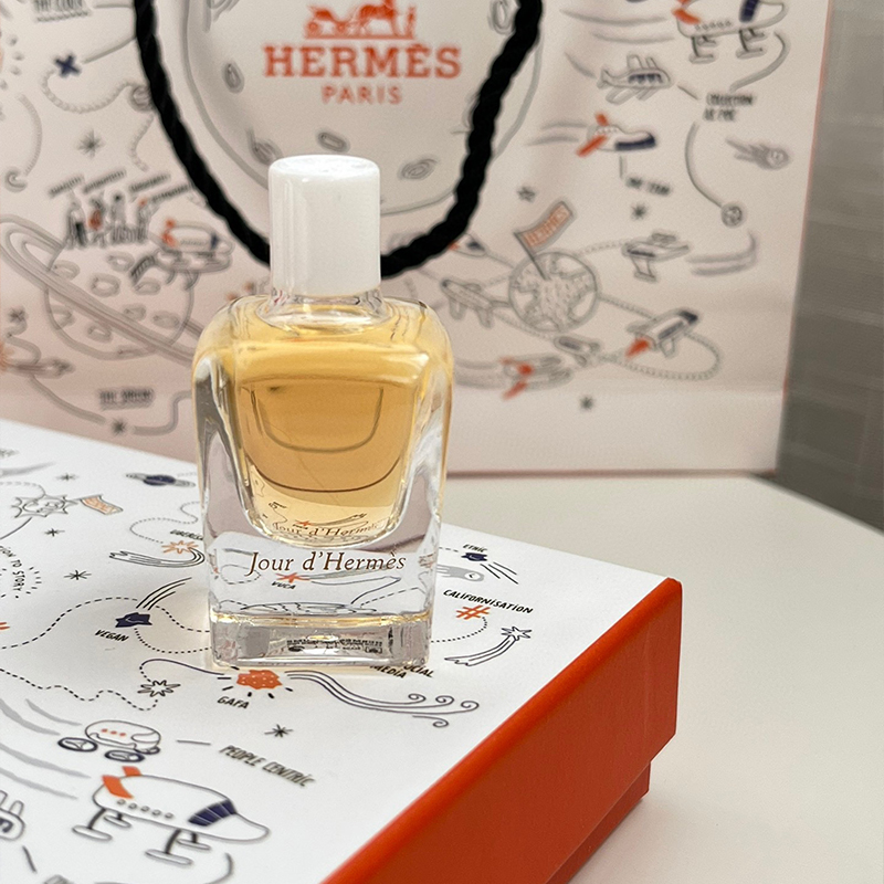 【Hermes|公式サイトは正規品】エルメス クラシックシリーズ ワンデイ ライト 香水サンプル 5本セット ボックス ラブ Mashi Perfume ギフトボックス グローバル購入 偽造防止 スキャン可能 ギフトバッグ