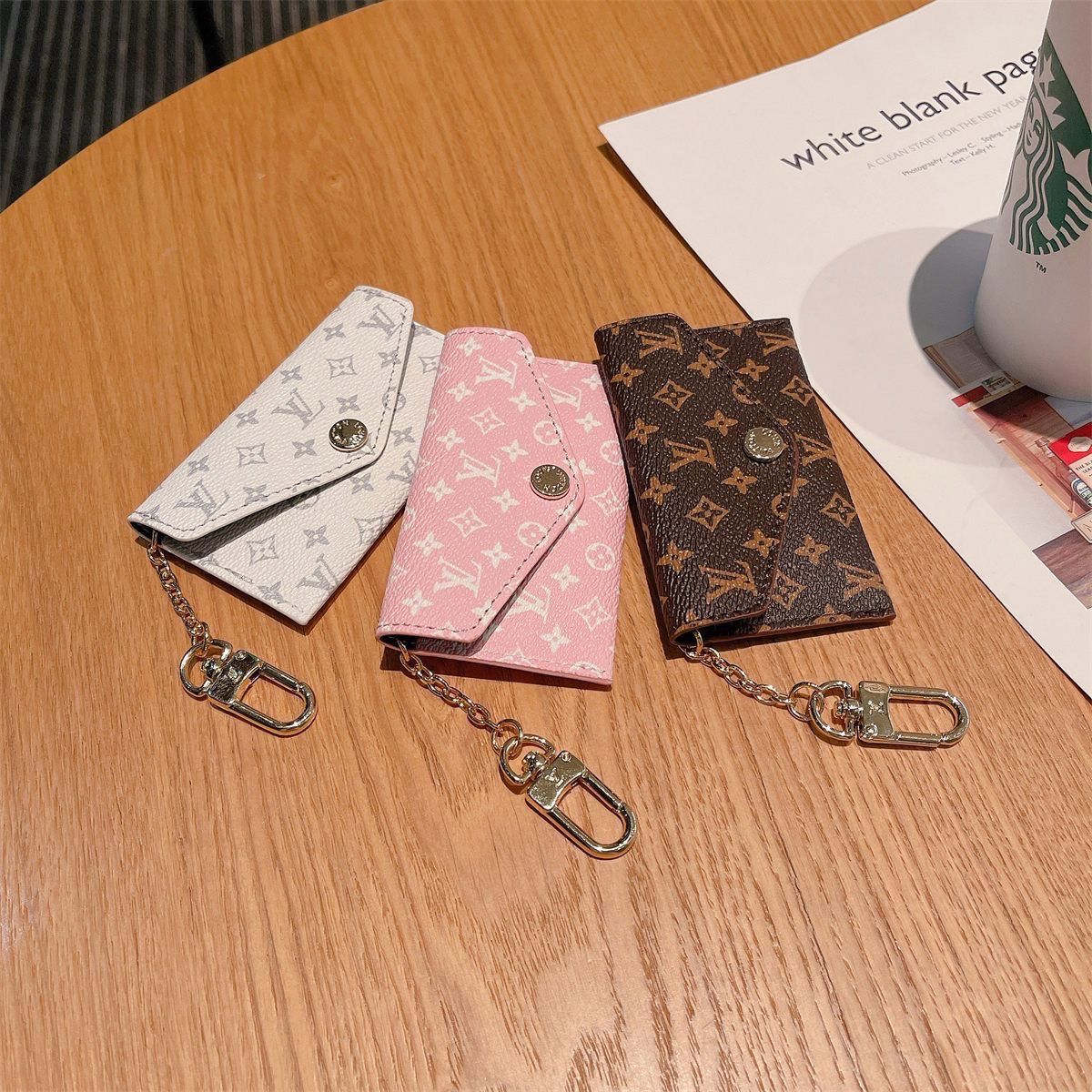 LOUIS VUITTON（ルイヴィトン）キーポーチ【二点目4000】