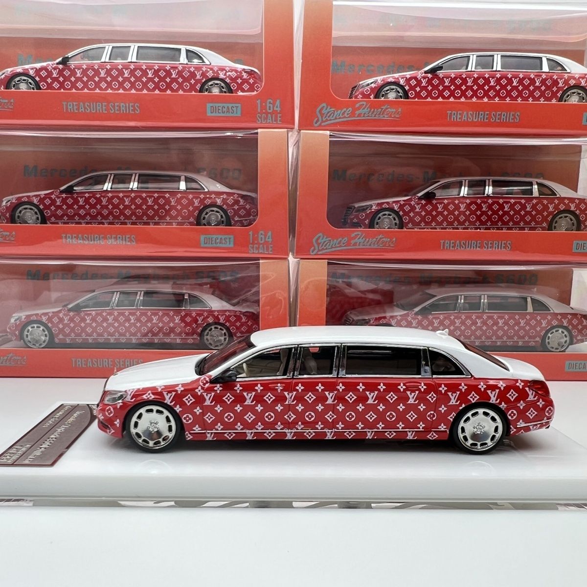 【LV 今年の新商品】 メルセデスベンツ S600 プルマン合金 スチームタイプ 赤白潮ブランド 1/64 プルマン カーモデル