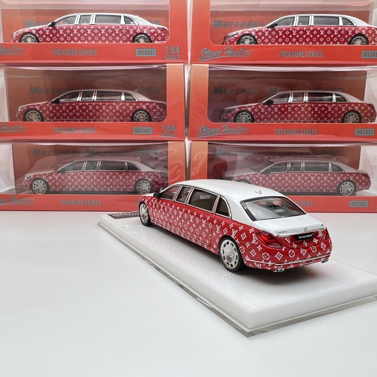 【LV 今年の新商品】 メルセデスベンツ S600 プルマン合金 スチームタイプ 赤白潮ブランド 1/64 プルマン カーモデル