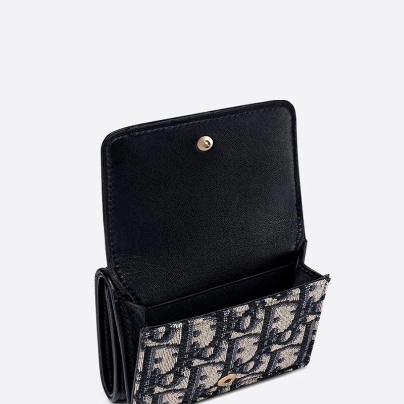 《新作限定♪めっちゃ便利♡》MONOGRAMキルティンググレインエンボスレザージッパー二つ折り財布