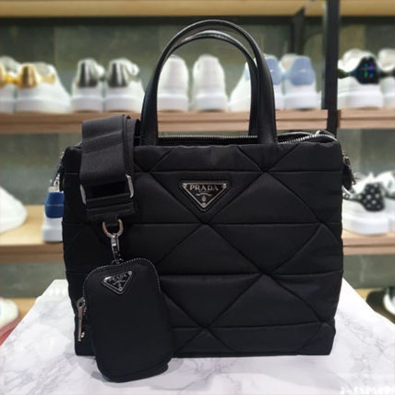 Re-Nylon パデッド トートバッグ ポーチ付き 鞄