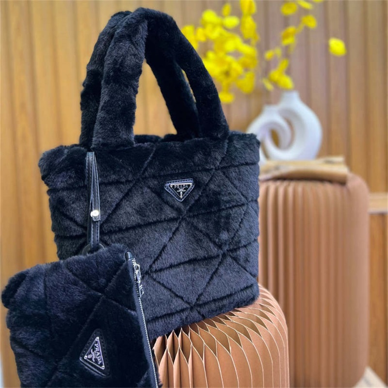 雑誌掲載で大人気【2022秋冬新作】Shearling tote☆シャーリングトート（付属品：財布）