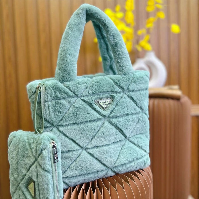 雑誌掲載で大人気【2022秋冬新作】Shearling tote☆シャーリングトート（付属品：財布）