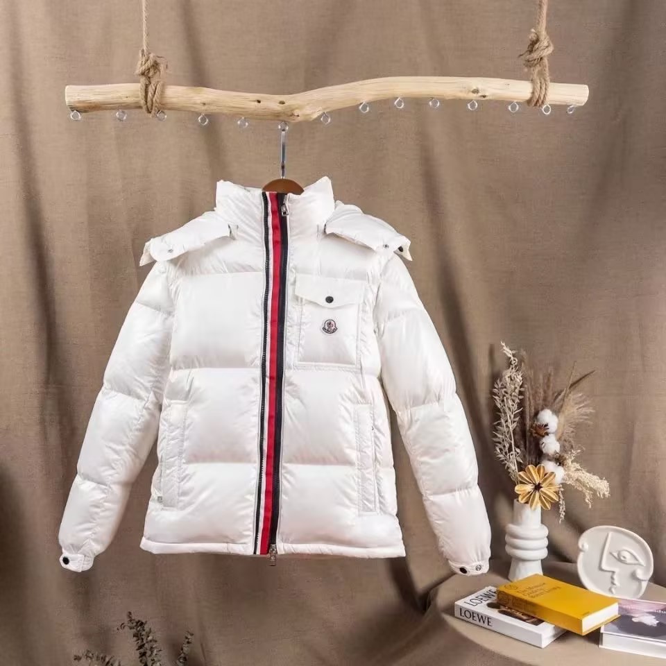 関税負担なしMoncler MONTBELIARD フード付ダウンジャケット 