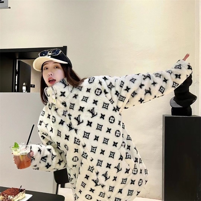 Louis Vuitton「正規品保証、公式と同じデザイン」2点目10000円！トレンドラムファーコート