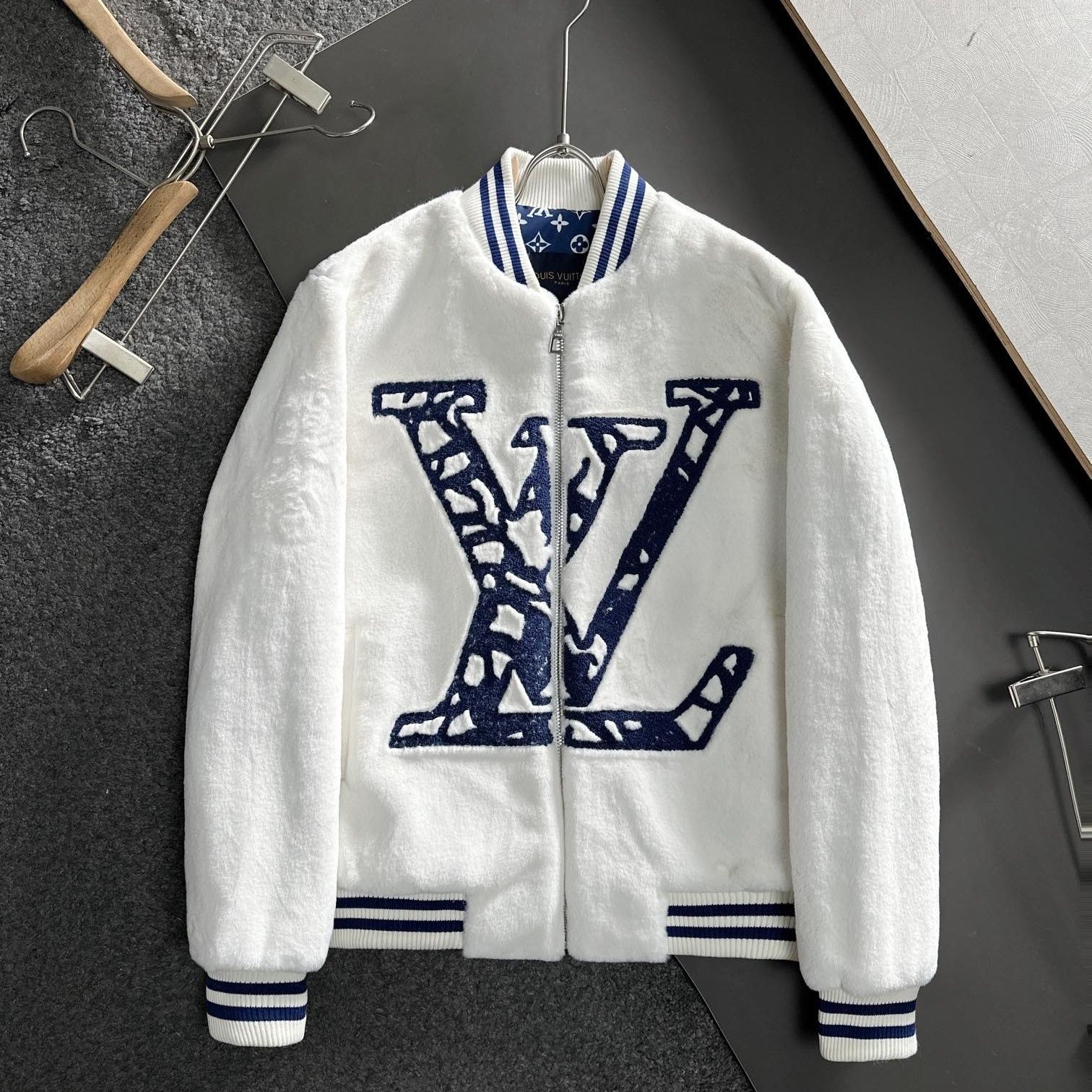 【今年の新商品】国内発送Louis Vuittonカラーブロック フリース ジャケット