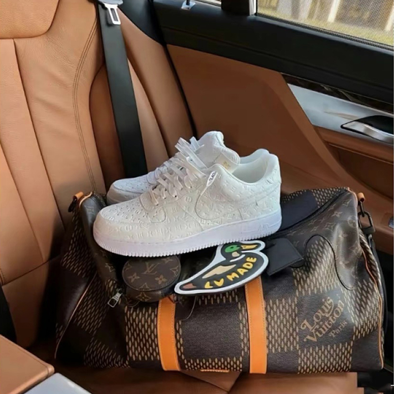 【今年の新商品】THE LOUIS VUITTON X NIKE AIR FORCE 1【代金引換】