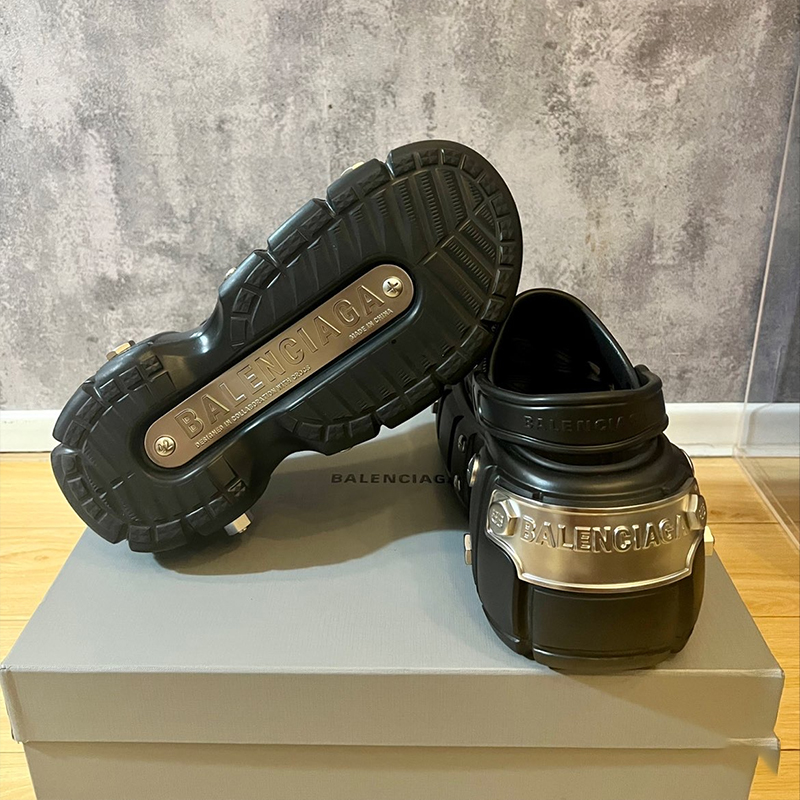 BALENCIAGA【 海外ブランド直営店】*HOT*男の子も女の子も着られます HARDCROCS™ ミュール【8000円プラスして２点を購入】