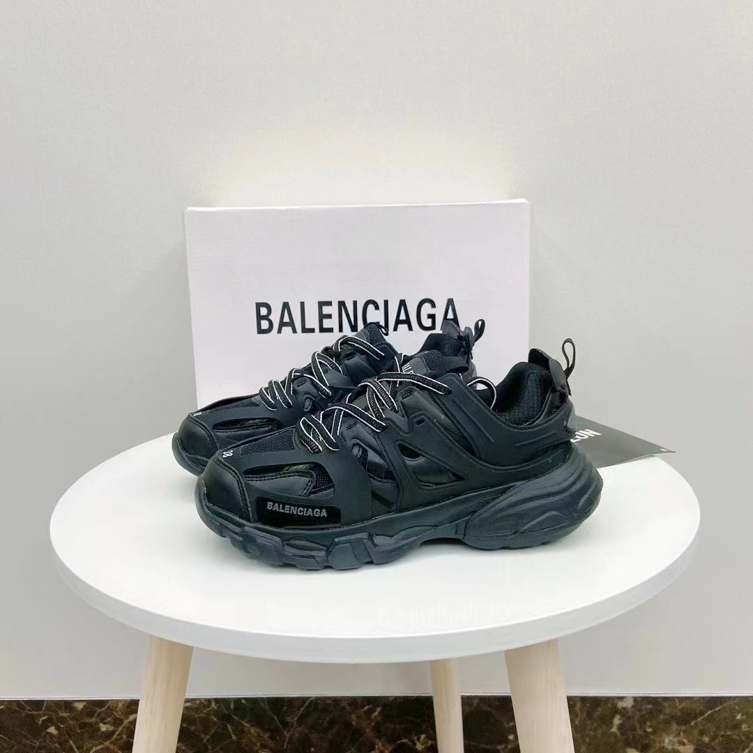 【正規取扱店】【品質の高い商品】★BALENCIAGA★Low-Top Sneakers