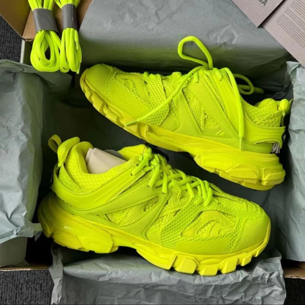 【正規取扱店】【品質の高い商品】★BALENCIAGA★Low-Top Sneakers