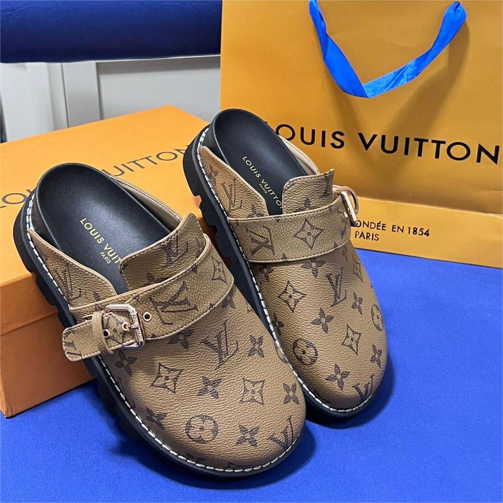 【公式指定特約店】*HOT*【 LV / GUCCI / CHANEL 海外ブランド直営店】エンボス型カジュアルバッグ、平たいスリッパです「正規品保証、公式と同じデザイン」