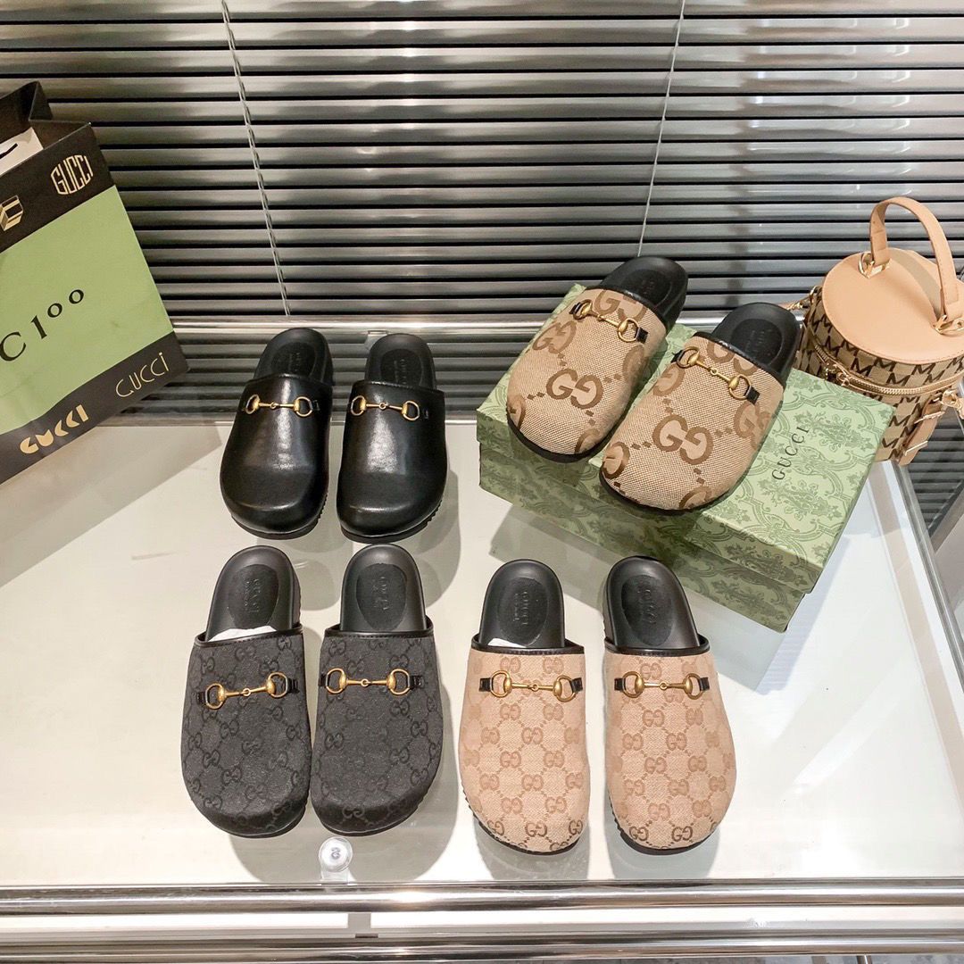 【公式指定特約店】*HOT*【 LV / GUCCI / CHANEL 海外ブランド直営店】エンボス型カジュアルバッグ、平たいスリッパです「正規品保証、公式と同じデザイン」
