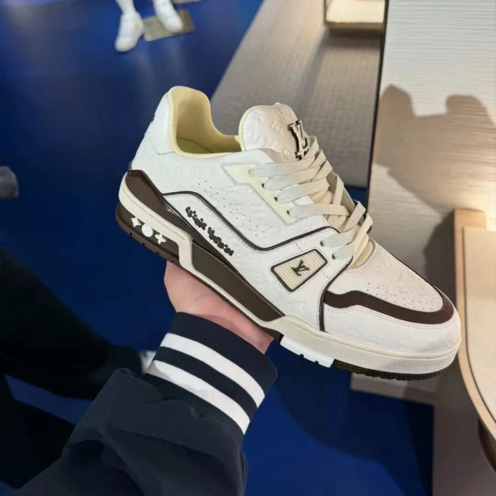 【超人気商品】【10000円プラスして２点を購入】【スニーカー】タイドブランドの新品、耐摩耗性、滑り止め、ファッショナブルでカジュアル