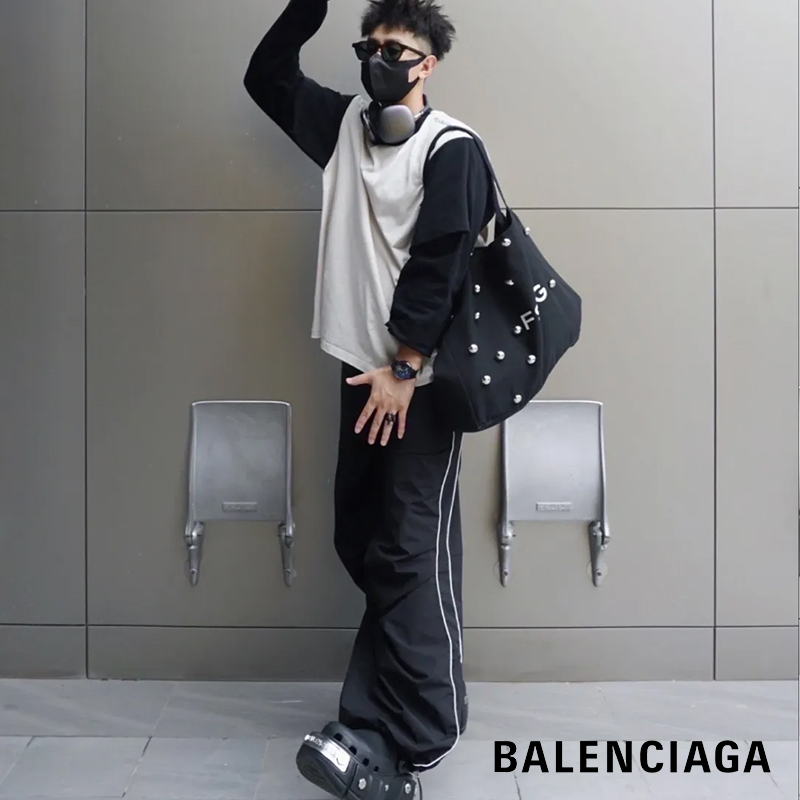 BALENCIAGA【 海外ブランド直営店】*HOT*男の子も女の子も着られます HARDCROCS™ ミュール【8000円プラスして２点を購入】