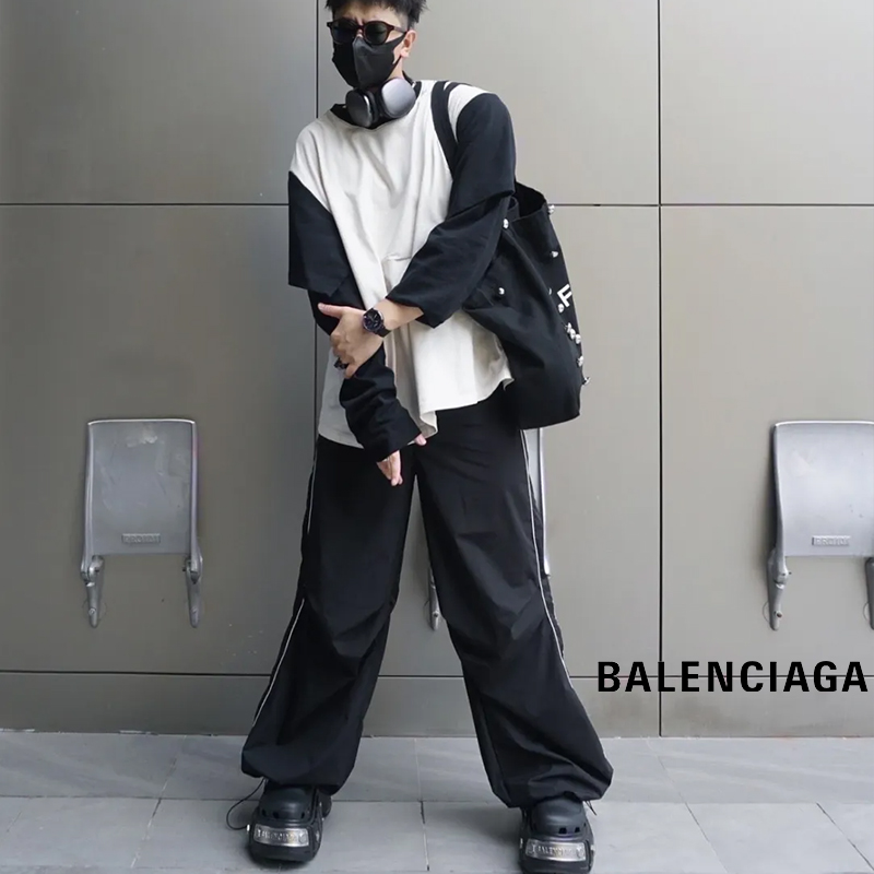 BALENCIAGA【 海外ブランド直営店】*HOT*男の子も女の子も着られます HARDCROCS™ ミュール【8000円プラスして２点を購入】
