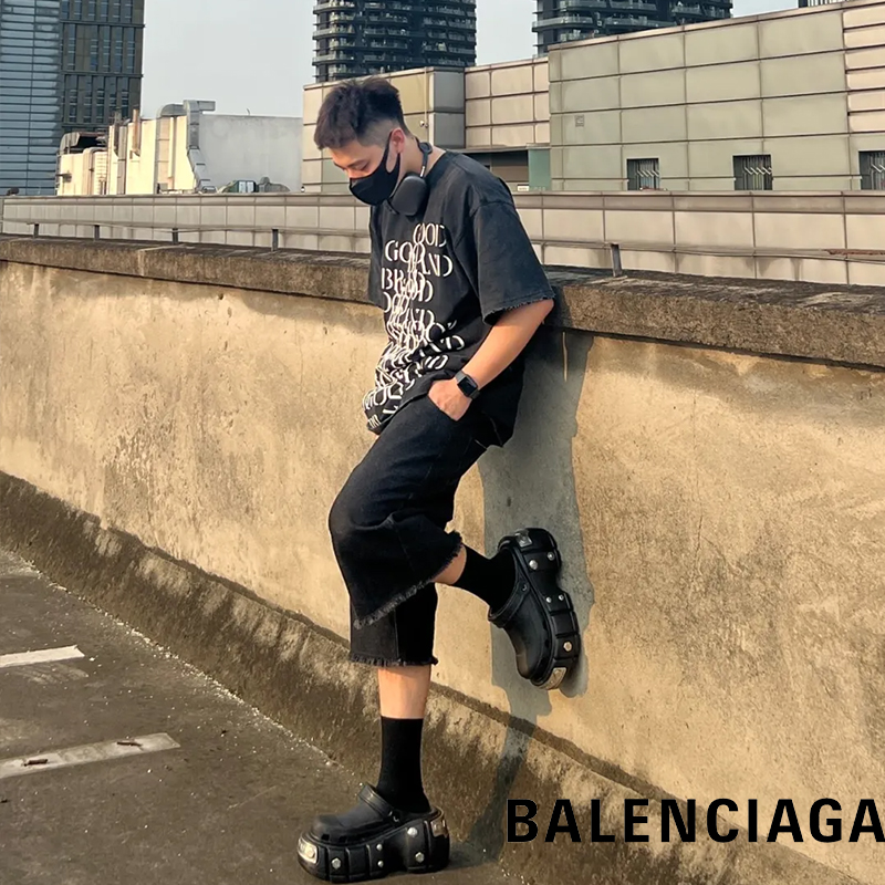 BALENCIAGA【 海外ブランド直営店】*HOT*男の子も女の子も着られます HARDCROCS™ ミュール【8000円プラスして２点を購入】