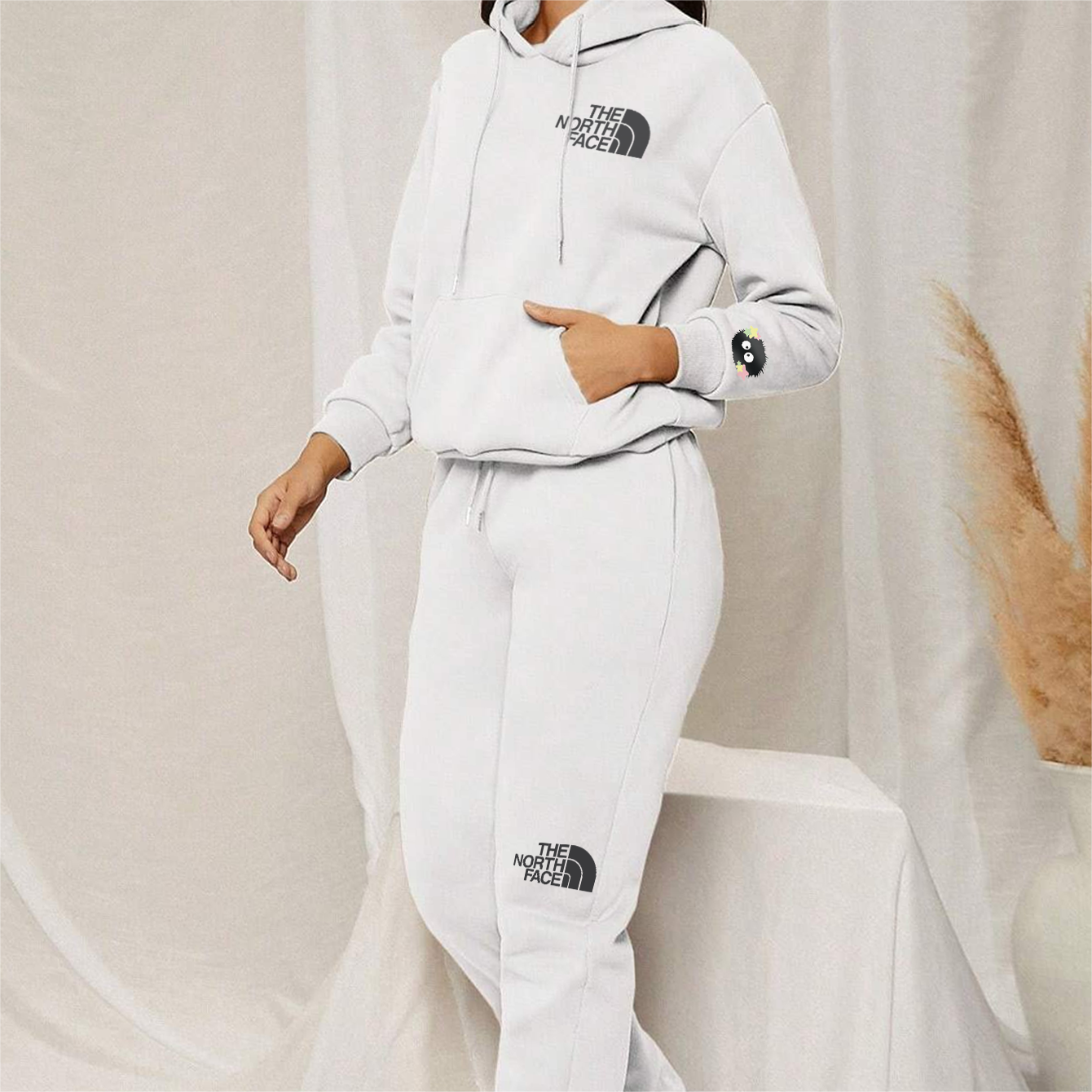 【期間限定】【5010円プラスして２着を購入【THE NORTH FACE】*HOT*【 TOTORO × NORTH FACE 】かわいいスタイルのスウェットシャツセット「正規品保証、公式と同じデザイン」吸汗性・通気性に優れ、スポーツにも最適