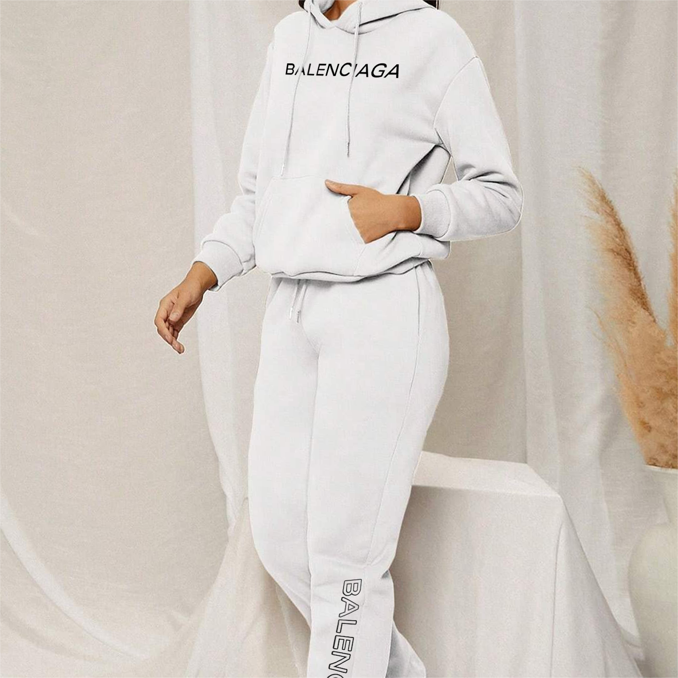 *HOT*【BALENCIAGA期間限定割引限定セール】【2本目のタバコは5010元限定】ストリートスタイルフード付きトラックスーツ「正規品保証、公式と同じデザイン」吸汗性と通気性、スポーツファッション