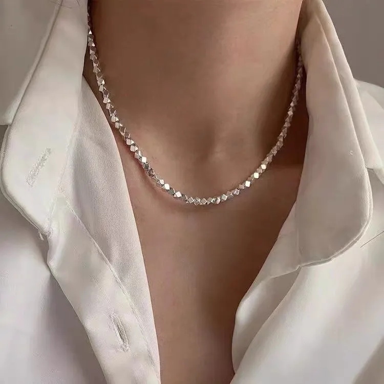 シルバーキューブネックレス