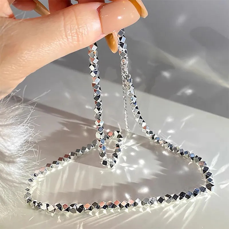 シルバーキューブネックレス